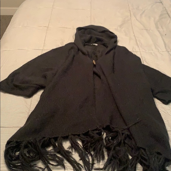 Hooded poncho - Picture 2 of 5